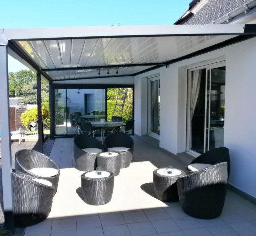 Création menuiserie pergola bioclimatique