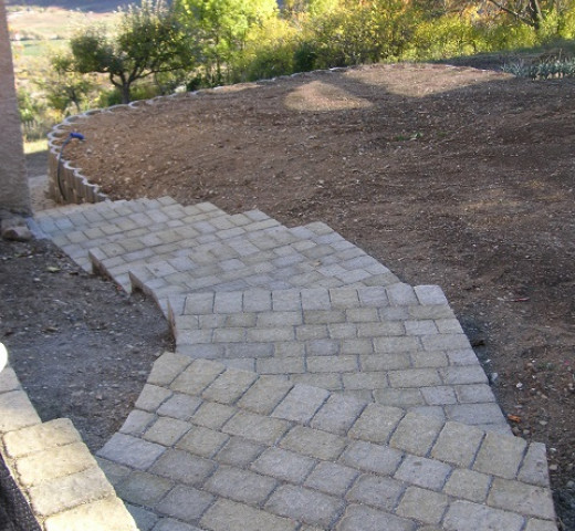 EVR mur de soutènement et pavage