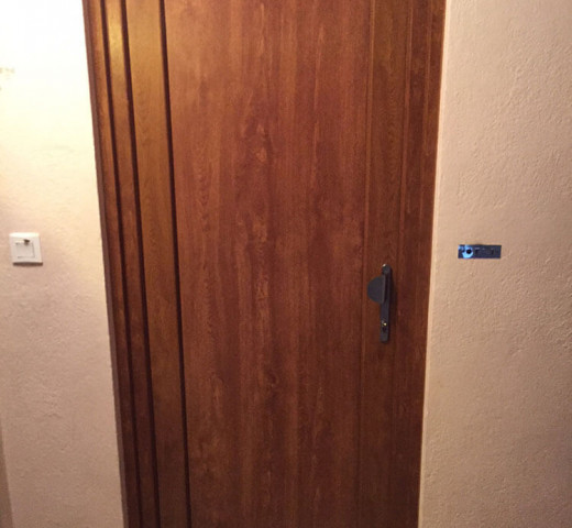 Porte d'entrée en bois