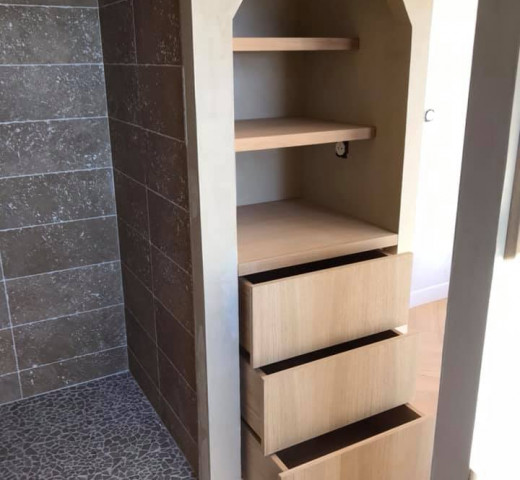 ABP menuiserie aménagement tiroir salle de bain