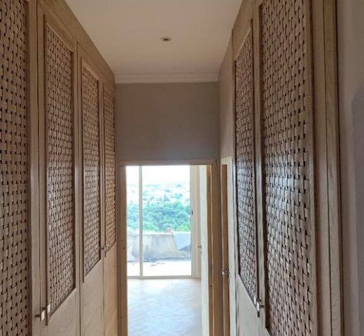 ABP menuiserie habillage couloir placard bois