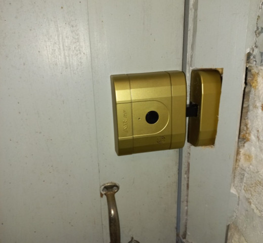 Francis multiservices pose serrure électronique