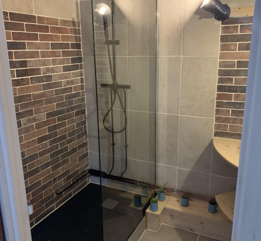 Skaiia Factory douche