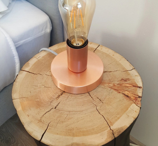 Chambre chevet bois brûlé Effet coloré créatrice d'intérieur Cherche un Pro.fr Annuaire Artisan