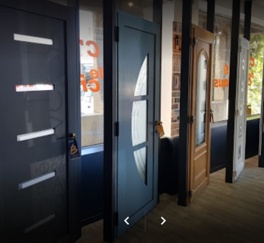 Porte showroom SASU Boutique Serres Menuisier à Serres Cherche un pro.fr Annuaire Artisan