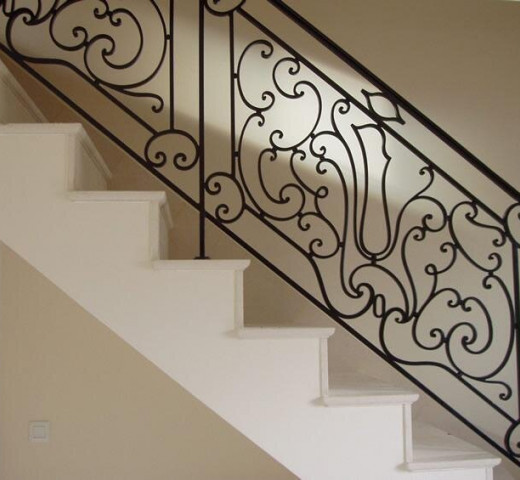 Rampe escalier ciselee Serrurerie Oraisonnaise à Oraison serrurier Cherche un Pro.fr Annuaire Artisan