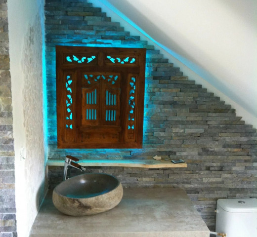 Salle de bain SDB pierre Wiik Décoration Rénovation La Batie Neuve rénovateur et créateur Cherche un Pro.fr Annuaire Artisan