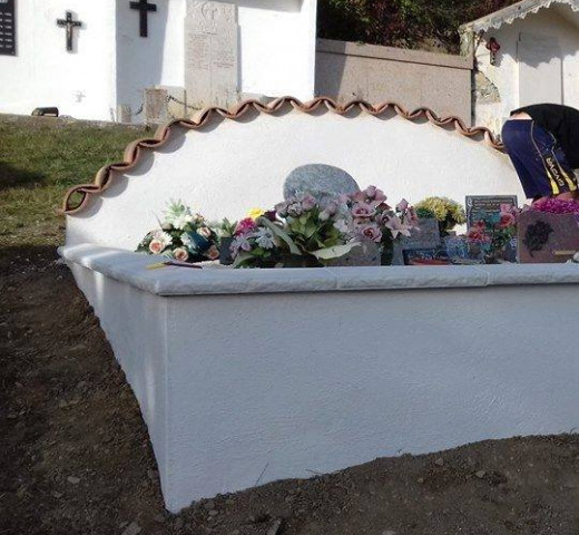 Caveau moderne MARTINEZ maçonnerie maçon à Laragne Cherche un Pro.fr Annuaire Artisan