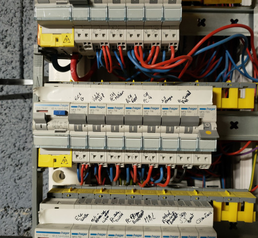 Compteur électrique GMA services electricien et plombier MONTFERRAND-LE-CHATEAU Cherche un Pro.fr Annuaire Artisan