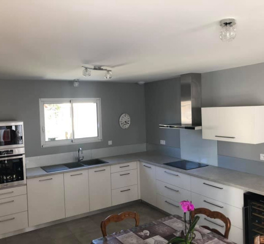 Cuisine moderne l'Atelier de Damien Ebeniste à L'escale Cherche un Pro.fr Annuaire Artisan