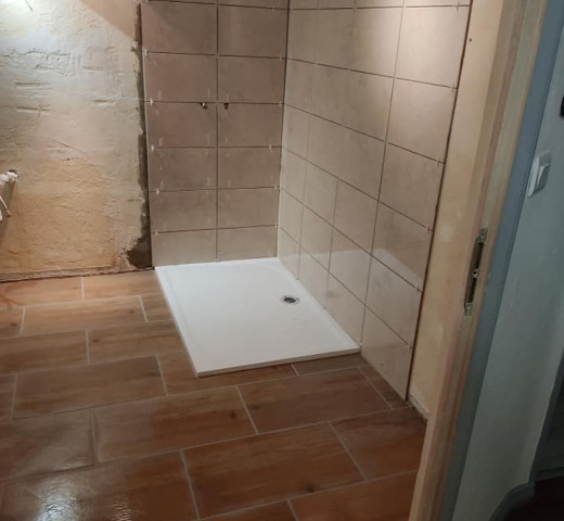 Rénovation salle de bains douche carrelage Rémy Briand rénovateur à Mison Cherche un Pro.fr Annuaire Artisan