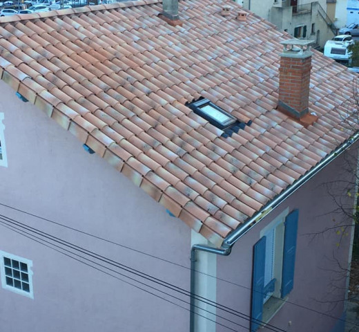 Tuiles RICCI Charpente Charpentier à Laragne Cherche un Pro.fr Annuaire Artisan