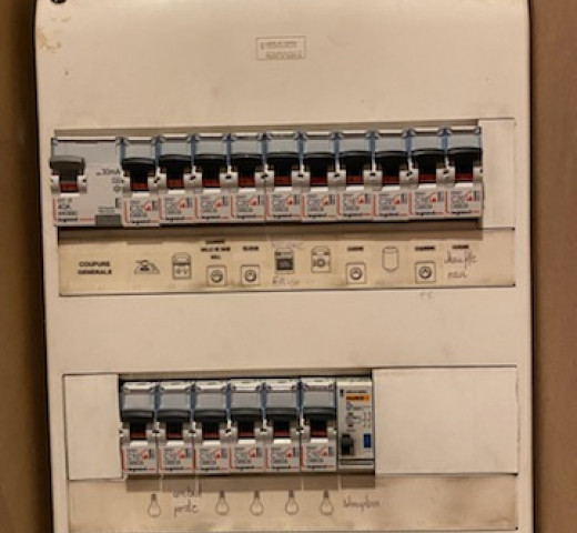 Tableau électrique avec coupe chauffe-eau Markelec electricien à Marseille Cherche un Pro.fr Annuaire Artisan