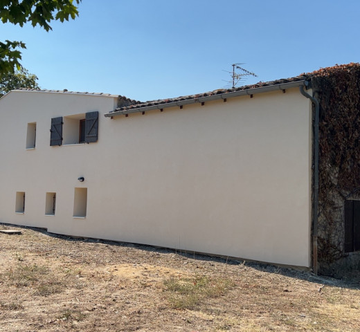 KARAHAN facade arriere maison volet