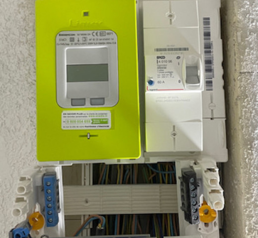 ableau électrique Cheik Ahmed Hachim electricien à Draveil 91 électricité générale dépannage électrique réseaux d'électricité cherche un pro.fr annuaire d'artisans locaux