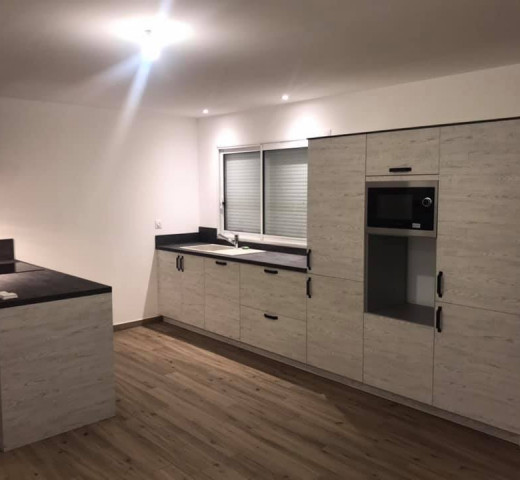 cuisine grise claire cuisine teisseire cuisiniste à gap cuisine, dressing pour cuisine, placards de cuisine Cherche un Pro.fr Annuaire d'artisans locaux