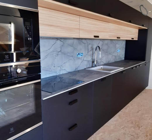 cuisine noire cuisine teisseire cuisiniste à gap cuisine, dressing pour cuisine, placards de cuisine Cherche un Pro.fr Annuaire d'artisans locaux