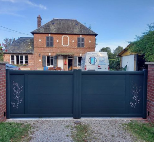 Lalande fermetures portail alu motorisé le bois Hellain.jpg