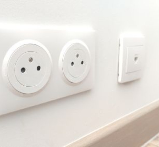 Dohmotik Guillaume GRUSON 76 Prise murale