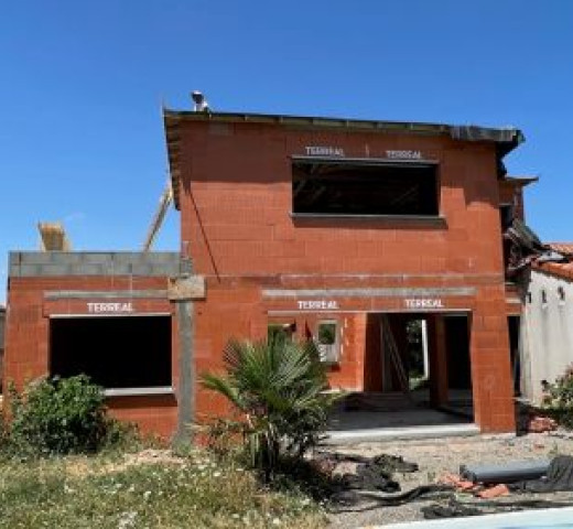 Monarchy Pierre Tissier Mazere surélévation maison