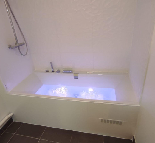 Hset à Alfortville 94 aménagement baignoire